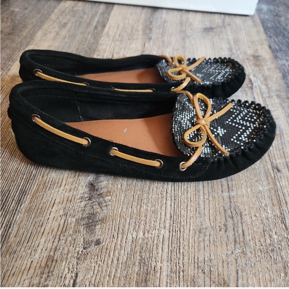 Lucky Brand Black and Tan Flats / loafers